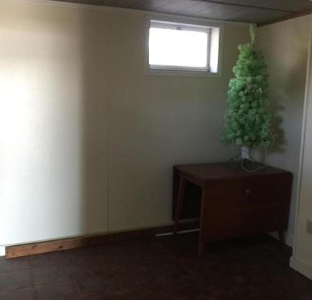 3rd image of 1218 Riverview Dr SW