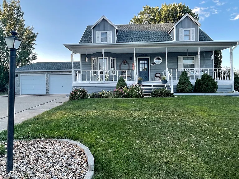 Blue Spruce Ct — Photo 1