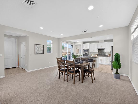 5th image of 1005 S Fowler Ln