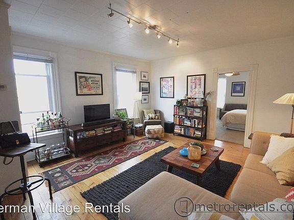 2nd image of 513 S Lazelle St #B