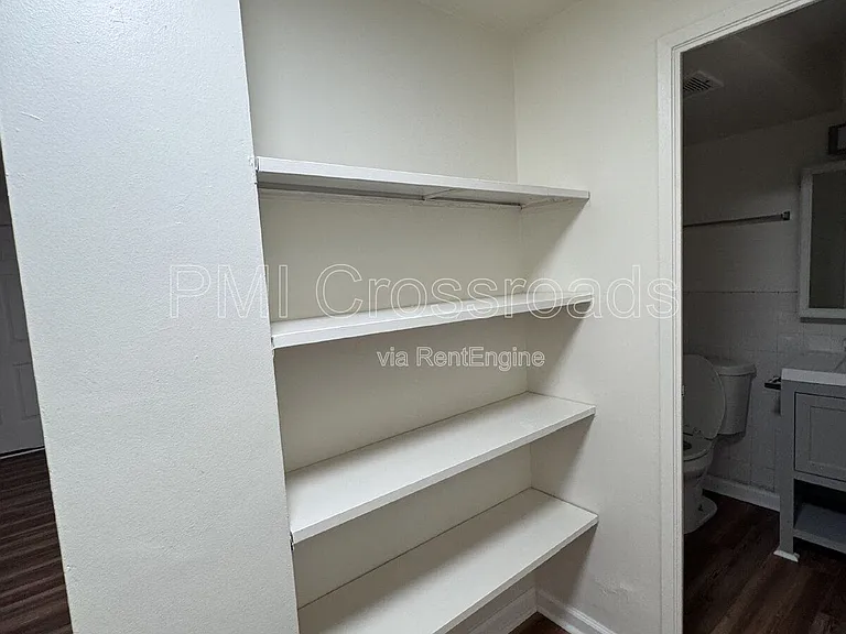 2323 Newton St #4 — Photo 5