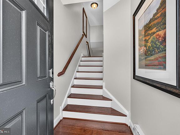 4th image of 26 Isabelle Ct