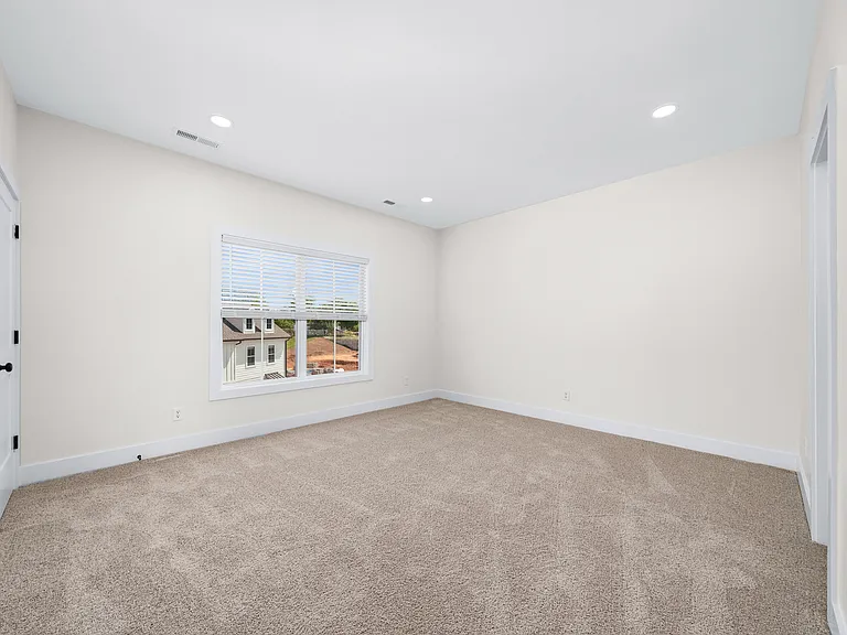 1437 Spring Pointe Ln — Photo 25