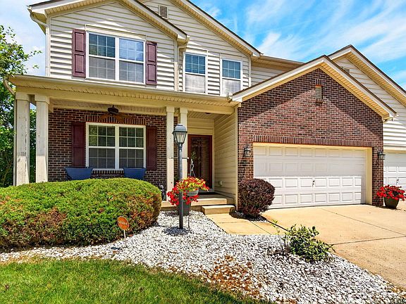 3rd image of 7171 Blue Holly Dr