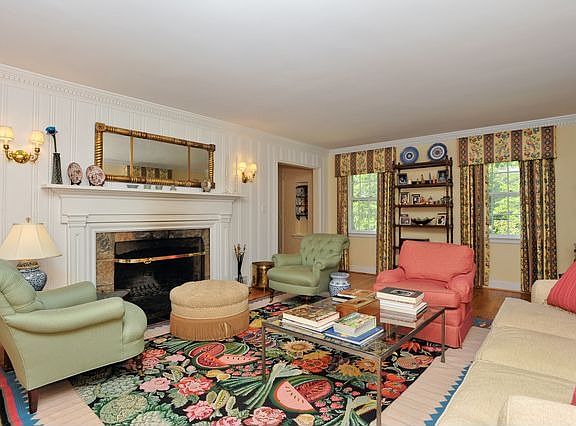 5th image of 1 Woodlea Ln