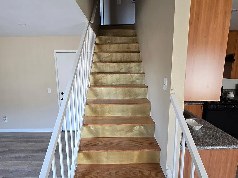 6924 Vesper Ave — Photo 4