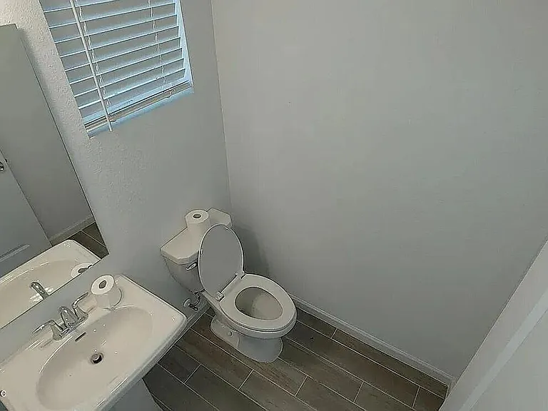 105 Boracay Cir — Photo 28