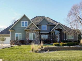 699 Cherry Hills Ln, Dakota Dunes, SD 57049