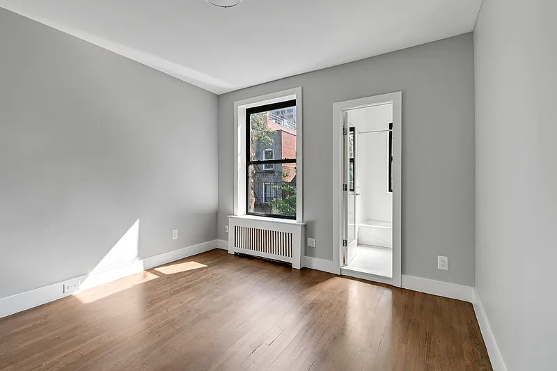 516 East 88th Street — Photo 2