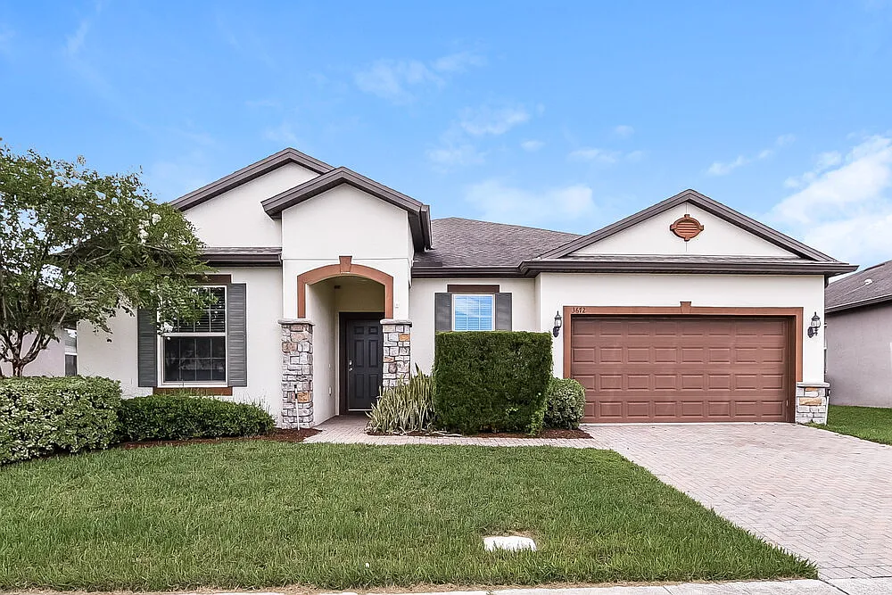 4 bed, 3.0 bath, 2675 sqft, $2,620 — Photo 1