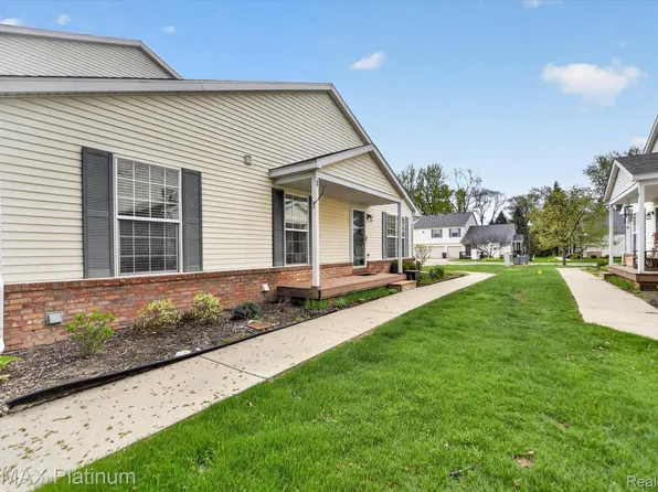 728 Griswold St, Howell, MI 48843