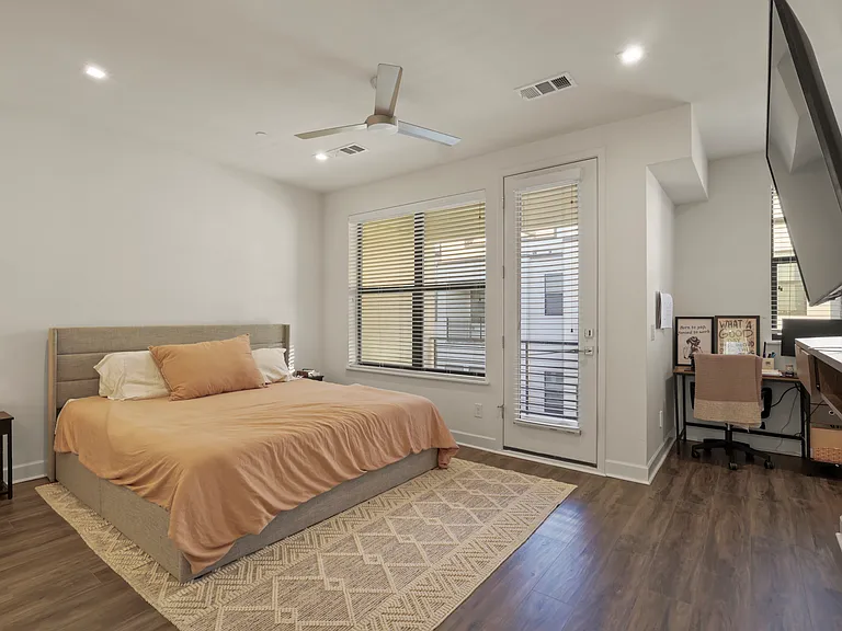 1813 Park Ave #106 — Photo 10