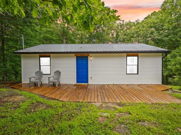 318 Woodland Dr, Mammoth Cave, KY 42259