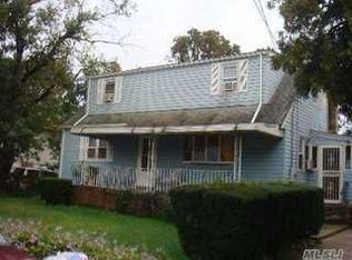 62 Cedar Rd, Amityville, NY 11701