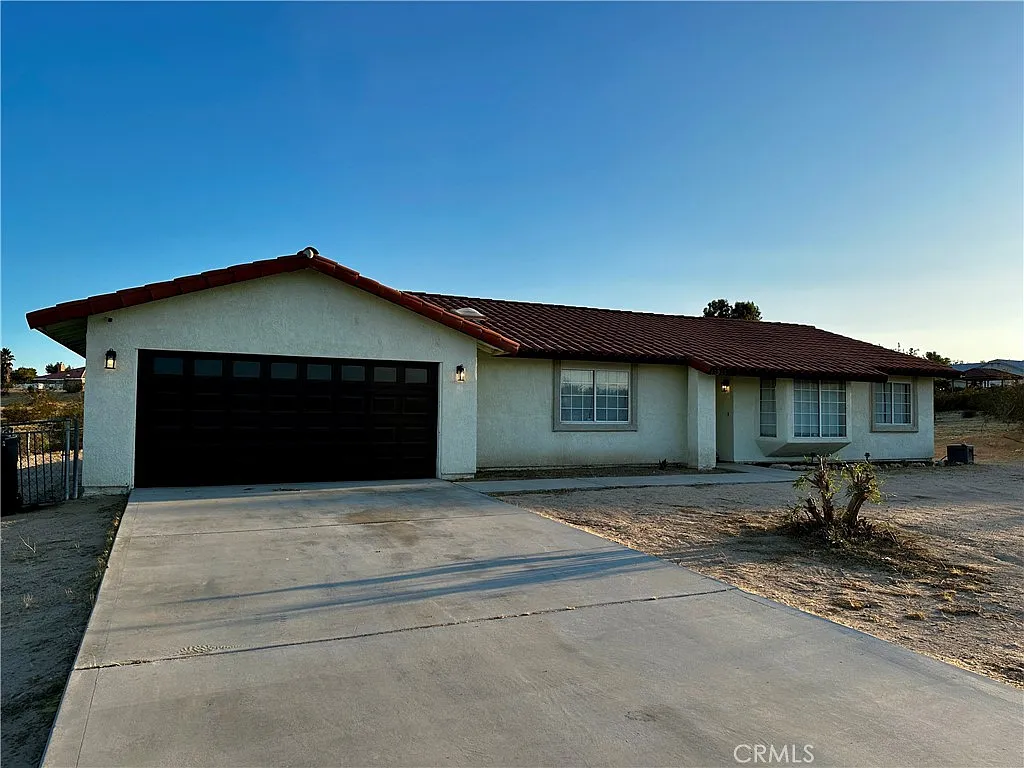 3 bed, 1470 sqft, $2,400 — Photo 1