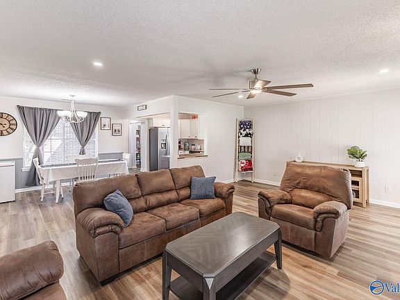 5th image of 1609 Thomas Dr SW