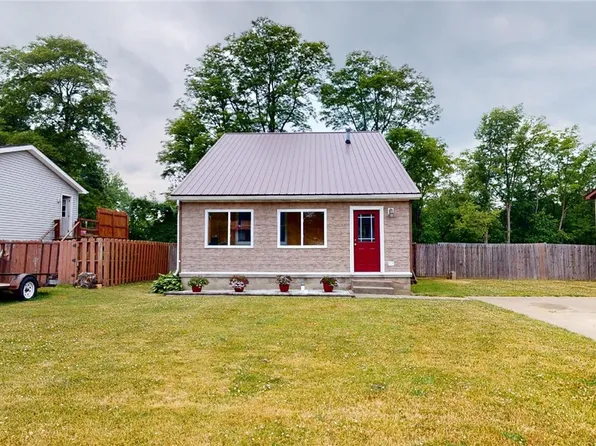 4310 Creekside Dr, North East, PA 16428