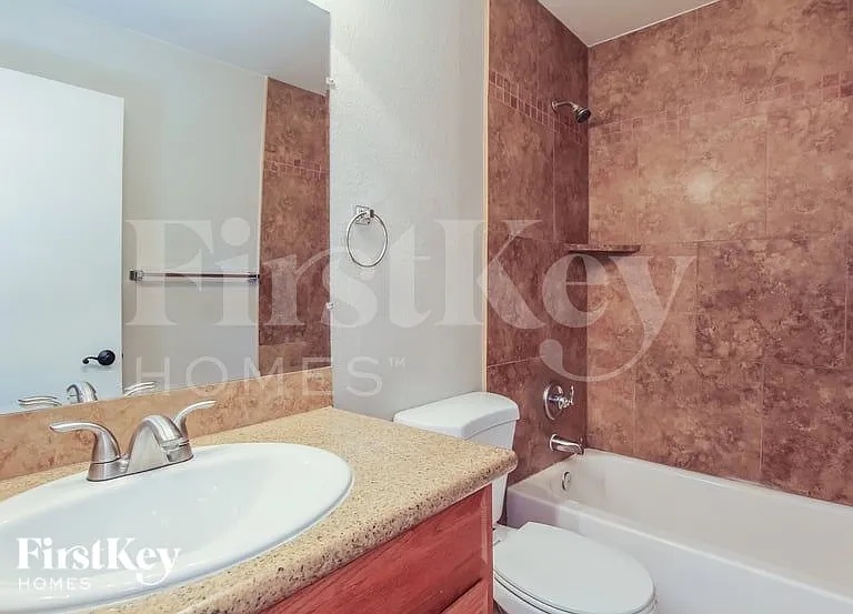515 E Renee Dr — Photo 13