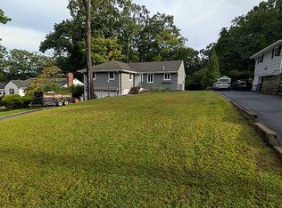 97 Abbey Ct, Ramsey, NJ 07446