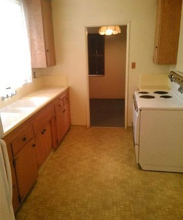 3rd image of 239 Starbird Dr