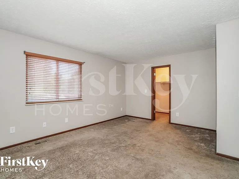 4033 Erin Ln — Photo 12