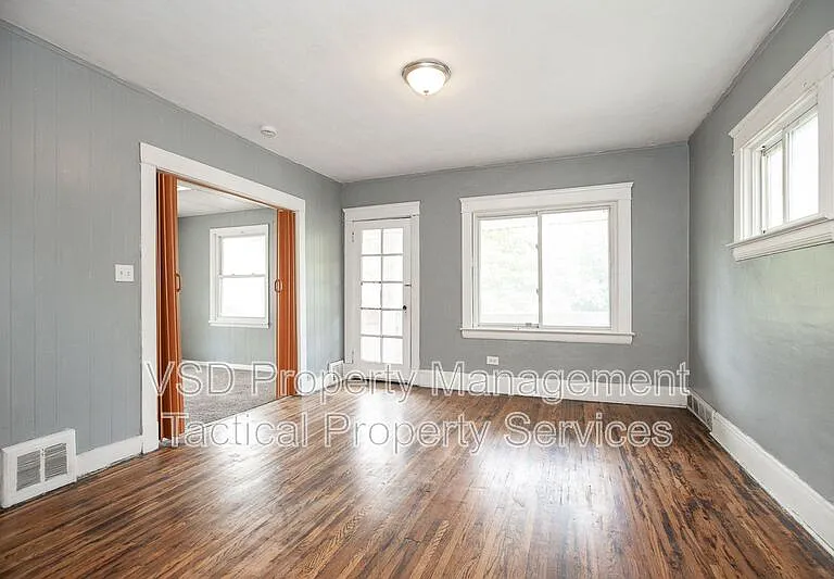 6924 Claasen Ave #UP — Photo 4