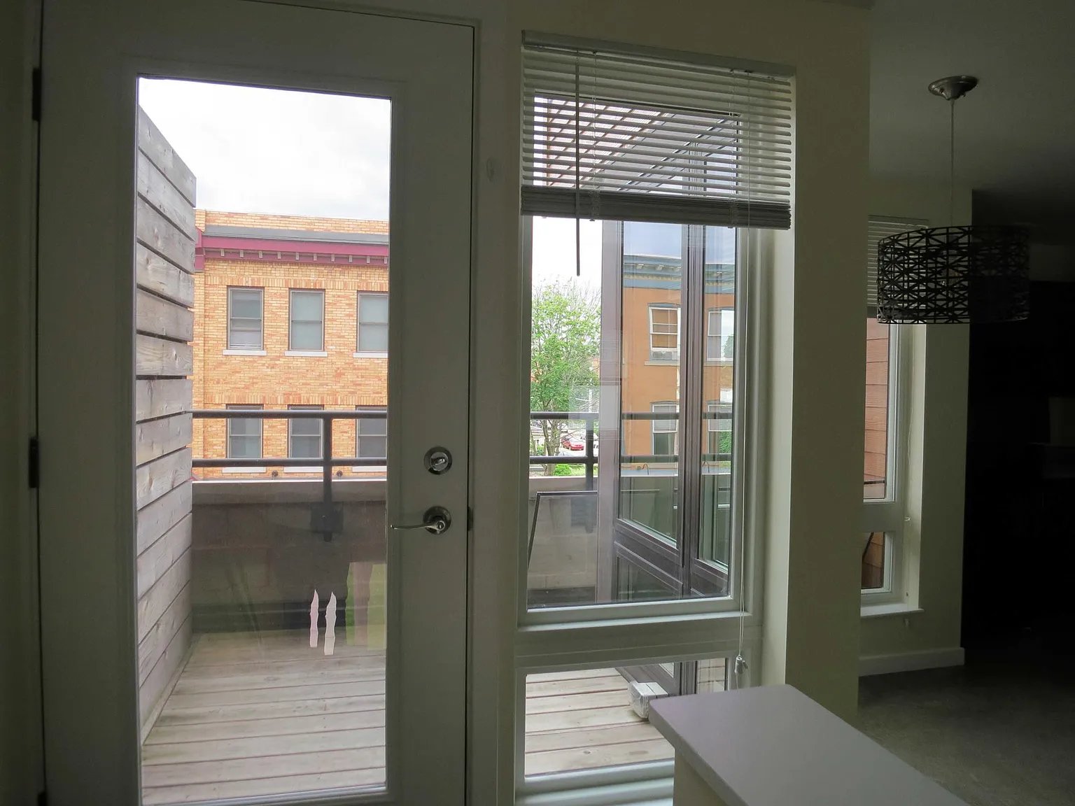 2 bed, 1.5 bath, 1200 sqft, $1,995 — Photo 4