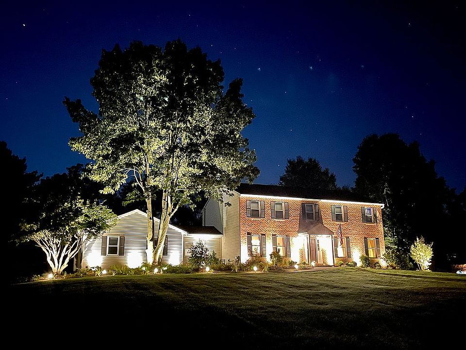 1st image of 806 William Thomas Dr