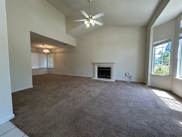 201 Sapphire Ct — Photo 4