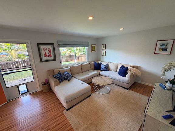 5th image of 757 Teaberry St