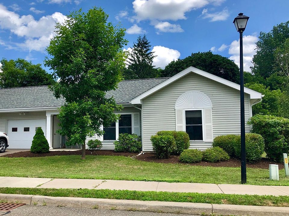1st image of 7 Biviano Ln