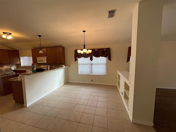 5th image of 17419 Hoover Gardens Dr