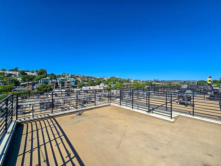 2926 Rowena Ave #2 — Photo 33