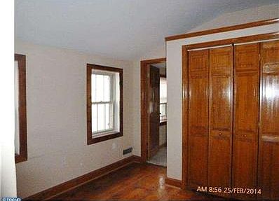 5th image of 406 W 6th St