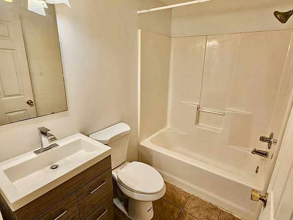 5th image of 405 S Morris Ave #2
