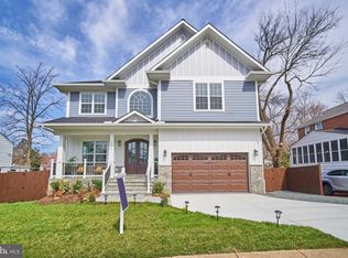 4925 Old Dominion Dr, Arlington, VA 22207
