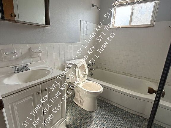2nd image of 2907 Chippewa St