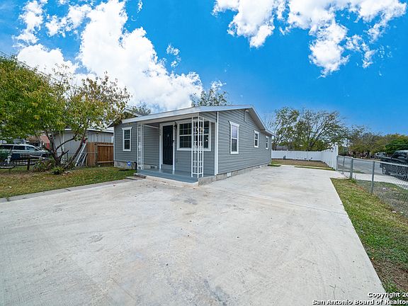 4th image of 538 Sunglo Dr