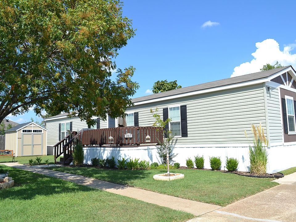 1st image of 2917 Hyacinth Dr