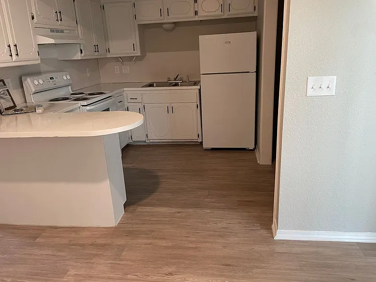 1704 Warren Dr — Photo 8