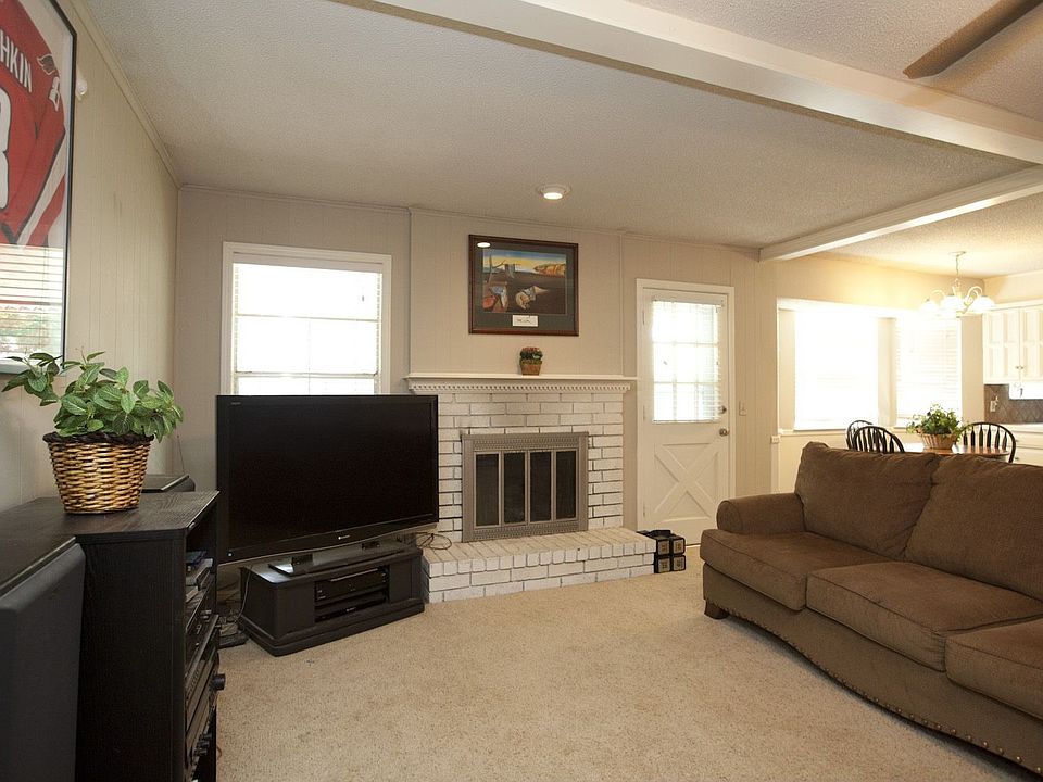 1st image of 2511 S 96th Ave E
