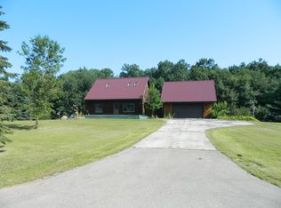 3936 Airport Rd, Oconto, WI 54153