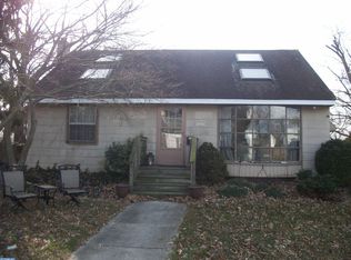 411 Singley Rd, Barrington, NJ 08031