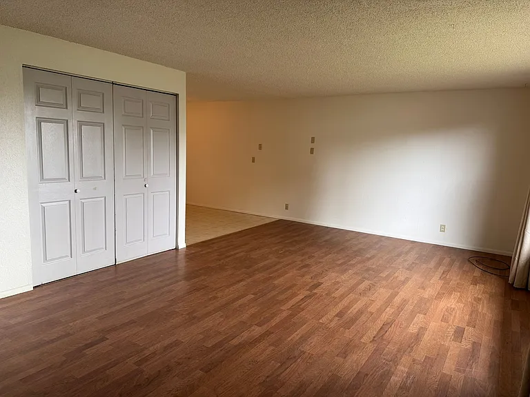 2207 Wisconsin St — Photo 10