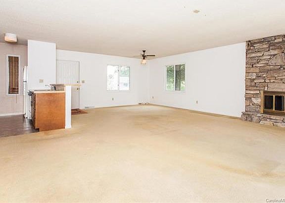 4th image of 3 Apple Blossom Ln