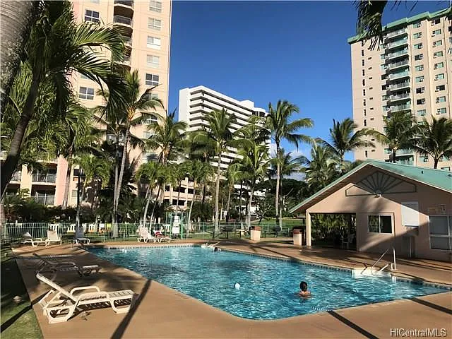 Pool w/ club house