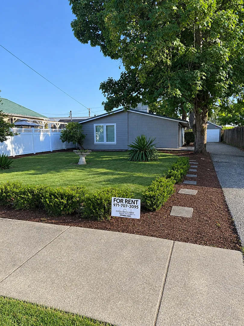 Now Leasing Spacious & Newly Updated 2-Bedroom Home in SE Salem — Photo 1