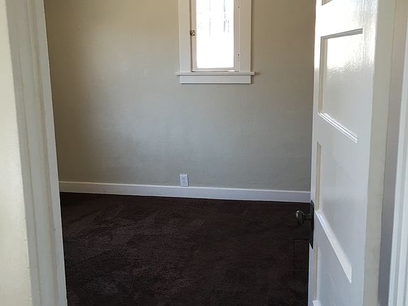 3rd image of 743 N Hill Pl