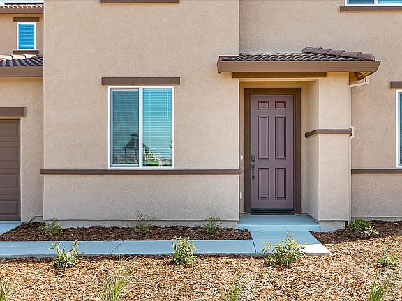 Welcome to 1656 Eagle River Ave at Arroyo Grove in Manteca, CA.