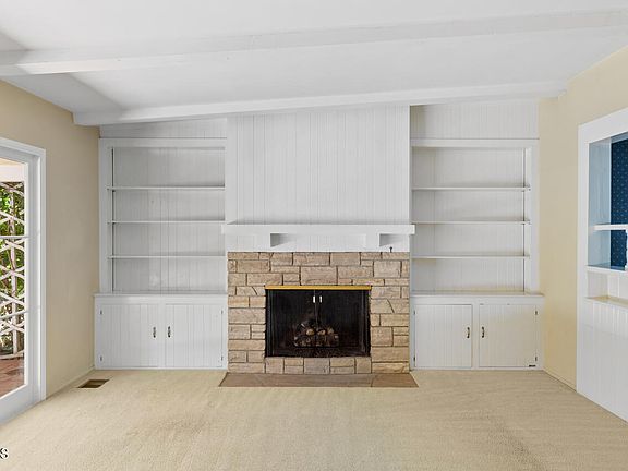 4th image of 4764 Rosebank Dr